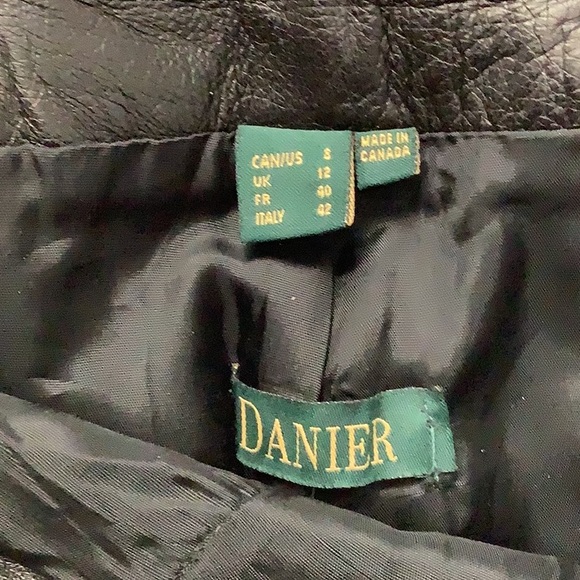 DANIER Luxe 💯% Leather Pants (size 8) - Picture 11 of 15